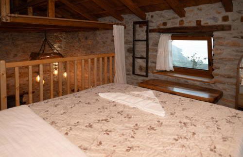 Aristoteli's Stone House - Foto 24