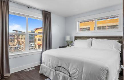 Rooftop Deck w Hot Tub Near Dining Ski Slopes The Lookout by AvantStay - Photo 14