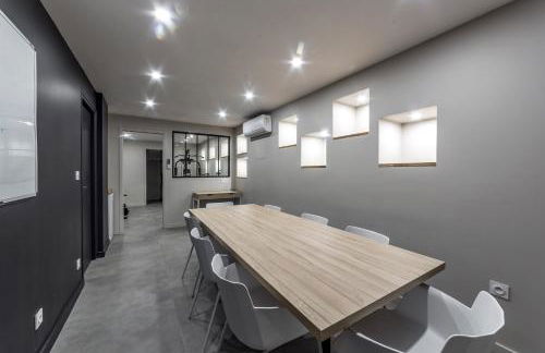 MAISON LE GRATTE CIEL - séminaire ou famille, salle de réunion, 8 chambres Clim, Jardin & Salle de sport - Foto 23