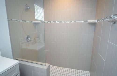 Stunning 2br/1ba Historic Pad Few Steps Downtown - Photo 26