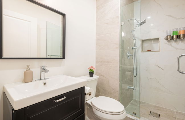 Cheerful 3 bedroom w/ indoor fireplace in Toronto - 02 free parking - Foto 21