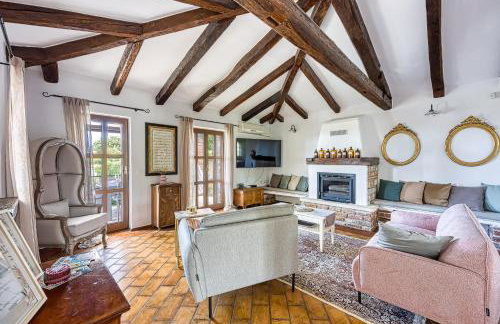 Villa Aryana With Pool - Happy Rentals - Foto 5