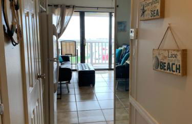 Corpus Christi North Beach Cozy Condo, 2 Heated pools and Balcony Ocean Views! - Foto 5