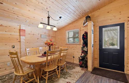 Huckleberry Hollow by KABINO Hot Tub FirePit PS2 Satellite Grill WiFi Golf Course - Foto 10