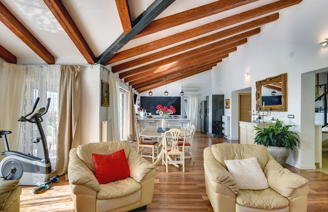 Villa with Swimming Pool, Volleyball Court & Hot Tub, near Rovinj - Foto 9