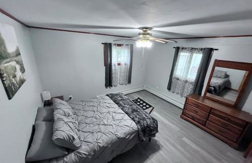 Cozy Retreat with Private Backyard Oasis - Foto 14