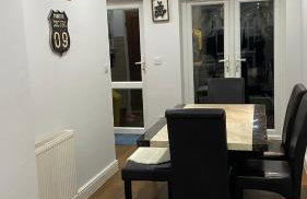 Spacious 4 Bedroom Contractors Friendly Home in Coventry Near Jaguar Land Rover & City Centre - Photo 24