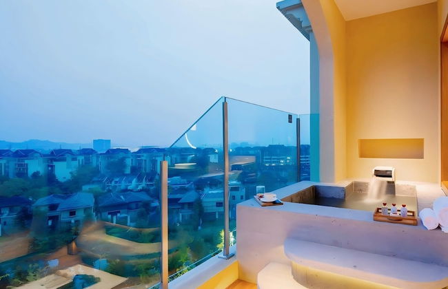 Mount Emei Zhizhu Resort Hotel - Photo 26