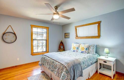 Cedar Creek Lakefront Vacation Rental with Pool - Foto 14