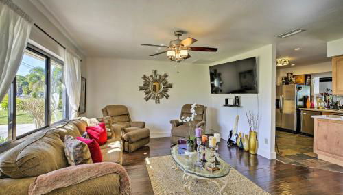 Pet-Friendly Oasis with Deck and Fire Pit in Bokeelia! - Foto 5