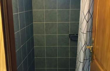 El Quinto Pino 3 habitaciones privadas con cocina y baño compartidos - Foto 22