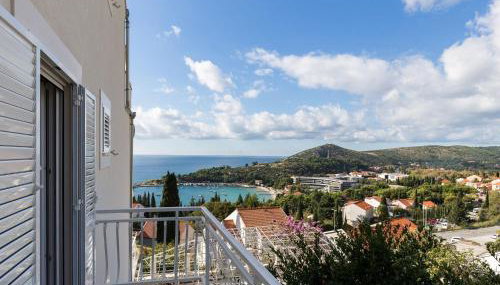 Apartments Villa Enzian - Comfort Two Bedroom Apartment with Balcony and Sea View - Foto 2