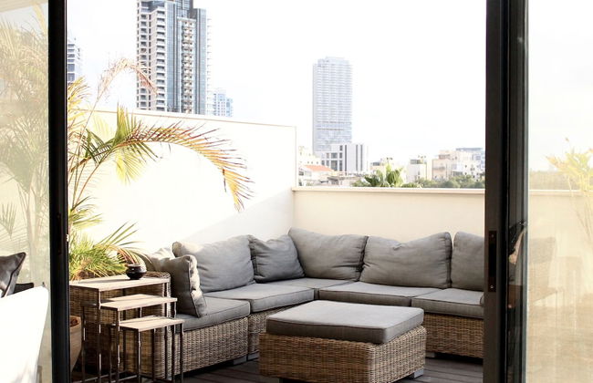 Stunning Duplex Near the Sea - Photo 27