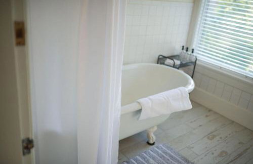 Historic and Charming Birch House - Foto 16