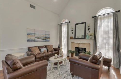 Gorgeous Vacation Home w Private Pool - Photo 13