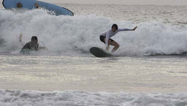 Arugam Bay Beginners' Surfing Class - Foto 3