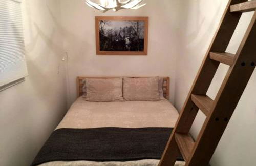 Pet-Friendly Cabin Rental Overlooking a River near Skykomish, Washington - Foto 5