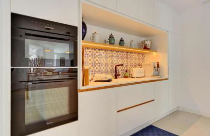 Charming Villa with Pool & Scenic Garden - Foto 16