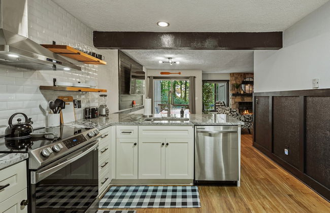 Pocono Bear Den by Avantstay Stylish Modern Deck w Grill Outdoor Dining - Foto 12