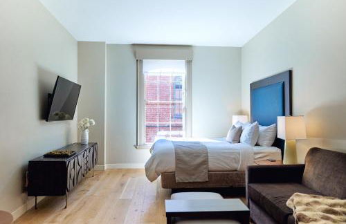 The Docent's Collection - Photo 65