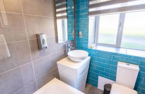 Paisley with Parking & Balcony - Pass the Keys - Foto 43