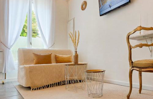 Le Petit Versailles - Face gare - Wifi - Baignoire - Foto 9