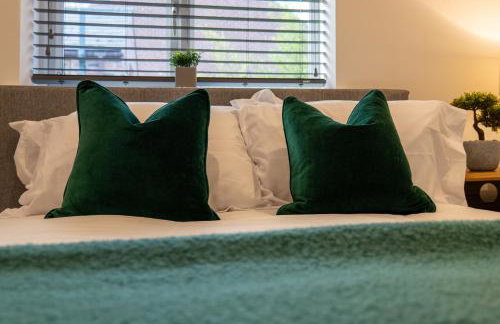 High End Contractor Apartment - 5 Separate Beds - Free Parking - Foto 24