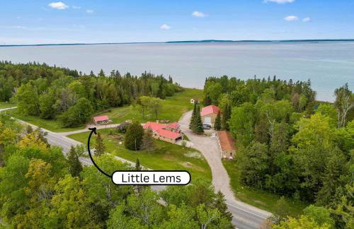 Lake Huron Escape Waterfront Firepit - Foto 7