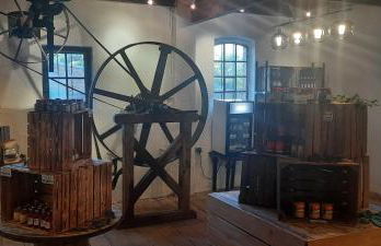 Schlossblick Apartment für 4 mit Küche Kamin Netflix Parken und Hofladen - Foto 37