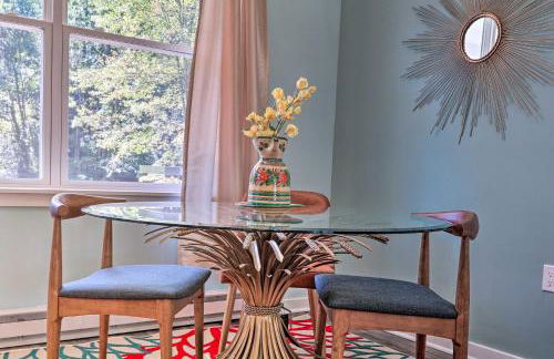 16 Mi to Ski Slopes! Creekside Poconos Cottage - Foto 8