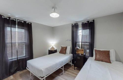 Touchdown Bungalow-Charming HOF Village Home - Foto 14