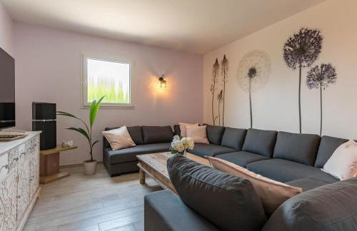 Gîte moderne et lumineux à Gy avec grand salon, jardin et jeux pour enfants - FR-1-583-457 - Foto 3