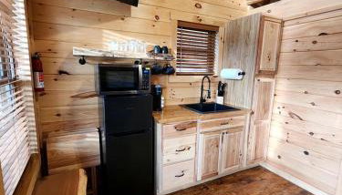 Pet-Friendly Tree Cabin by Tappan Lake with Lofted Space in Ohio - Foto 2