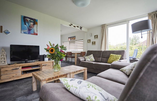 Holiday Home in Zeeland Near Lake & Sauna - Foto 8