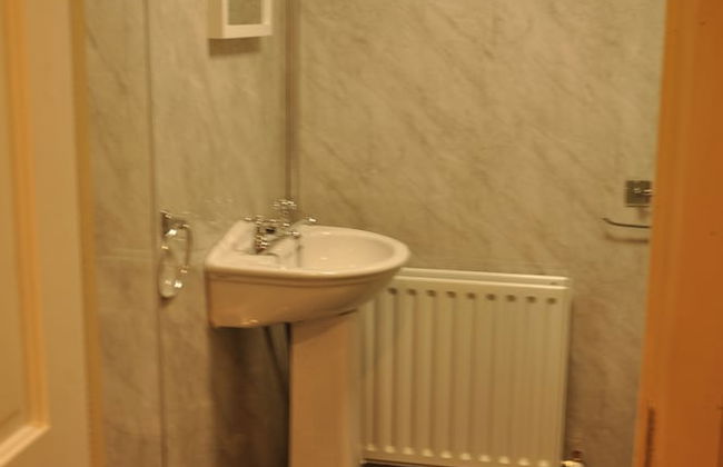 Rustic Log Cabin - Photo 15