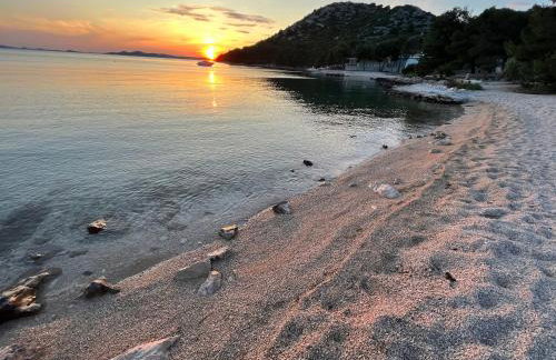 BUQEZ ECO RESORT - Beach Villas 2 and 8 - Seaview, new wifi! - Photo 36