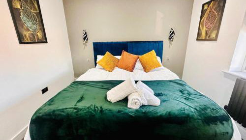 Under New Top Rated Management I Stylish 2BR Apartments I Central Hub I Free Parking I Work Ready Amenities - Foto 2