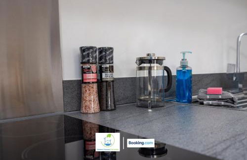 Cosy Retreat By Green Haven Escapes Short Lets & Serviced Accommodation Seacroft With Free Off-Street Parking & Pet-Friendly - Photo 29