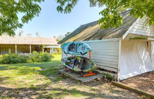 Riverfront Gem with Fire Pit in Eden - Foto 39