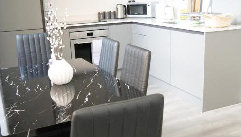 Stylish 2 bedrooms, 2 bathrooms with workspace in Milton Keynes - Foto 3
