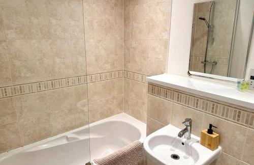 Charming 1BR Apartment In Heart of Cardiff Bay - Foto 21