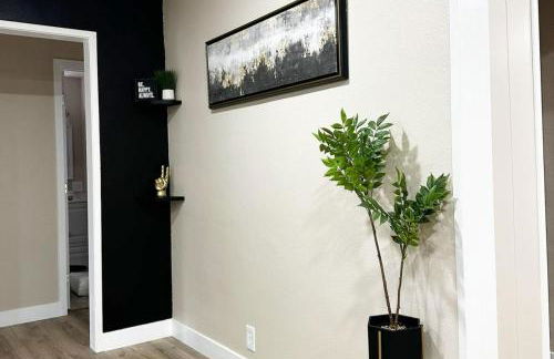 Modern Home Near Ontario Airport - Foto 10