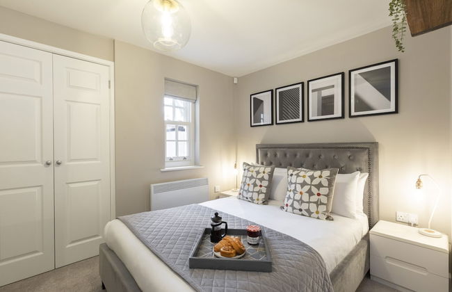 Elliot Oliver - 2 Bedroom Garden Apartment With Parking - Photo 5