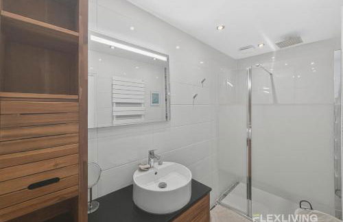 Spacious one-bedroom apartment just 1 minute walk from Montparnasse train - Foto 18