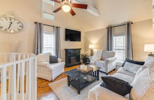 Historical Dtwn Loveland Home with Wraparound Porch! - Foto 3