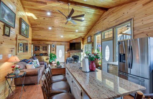 Mountain-View Cabin about 2 Mi to Downtown Clayton! - Foto 5