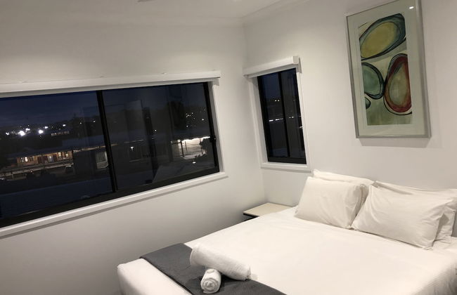 Nouveau on Young - Photo 2