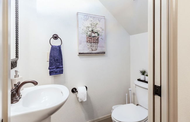 Upstay - 2-home Complex in Govalle for 18ppl - Photo 38