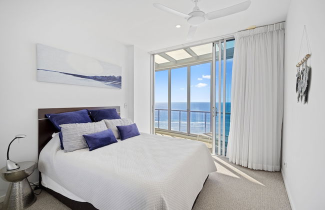 Reflection Tower Two - Photo 18