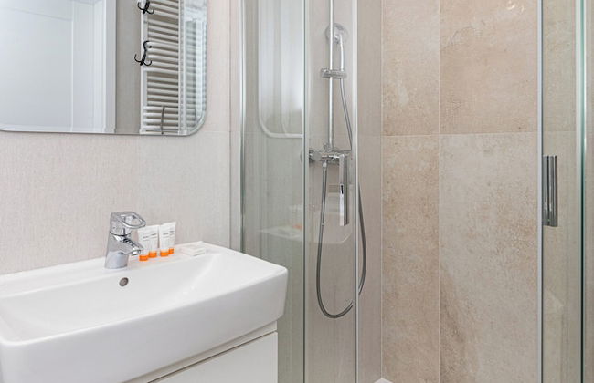 Plac Unii Apartment Gdynia by Renters - Photo 40